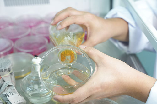 醬香型白酒為什么要用老酒勾調？