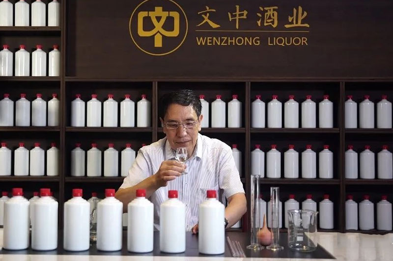 文中酒業(yè)推薦四款性價(jià)比高的醬香白酒！